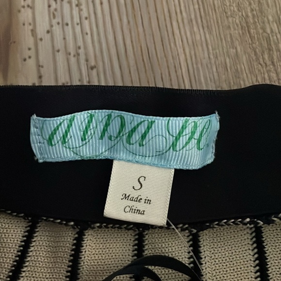 Francesca’s AINA BE A-line Knit Mini Skirt Navy Cream Geometric Print NWT Size S - Picture 6 of 10